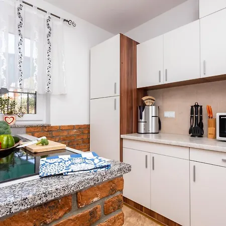 With A Private Swimming Pool, Garden & Bbq Apartamento Gostinjac