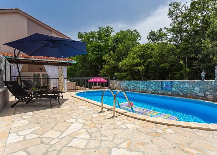 With A Private Swimming Pool, Garden & Bbq