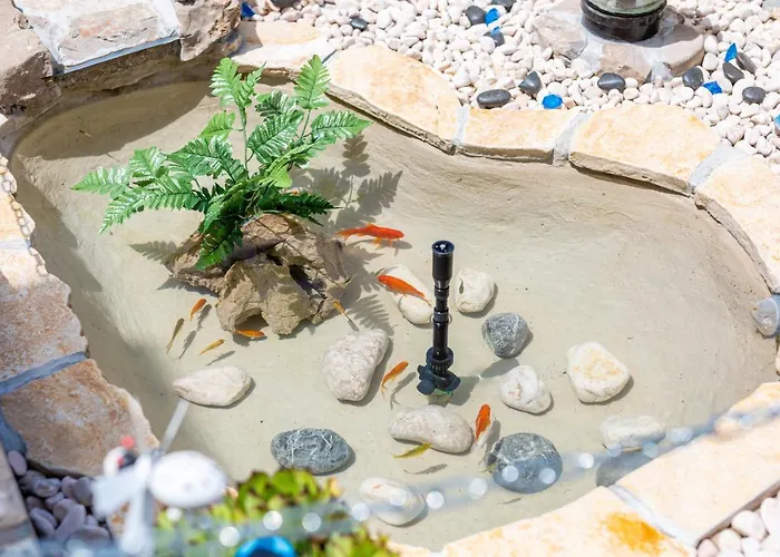 With A Private Swimming Pool, Garden & Bbq *
