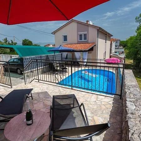 With A Private Swimming Pool, Garden & Bbq