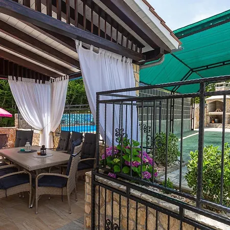 With A Private Swimming Pool, Garden & Bbq