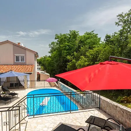 Apartmán With A Private Swimming Pool, Garden & Bbq Gostinjac