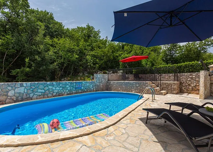 With A Private Swimming Pool, Garden & Bbq *