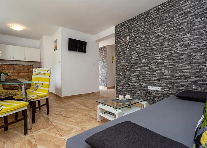 Apartament With A Private Swimming Pool, Garden & Bbq Gostinjac