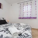 With A Private Swimming Pool, Garden & Bbq * Gostinjac