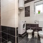With A Private Swimming Pool, Garden & Bbq *